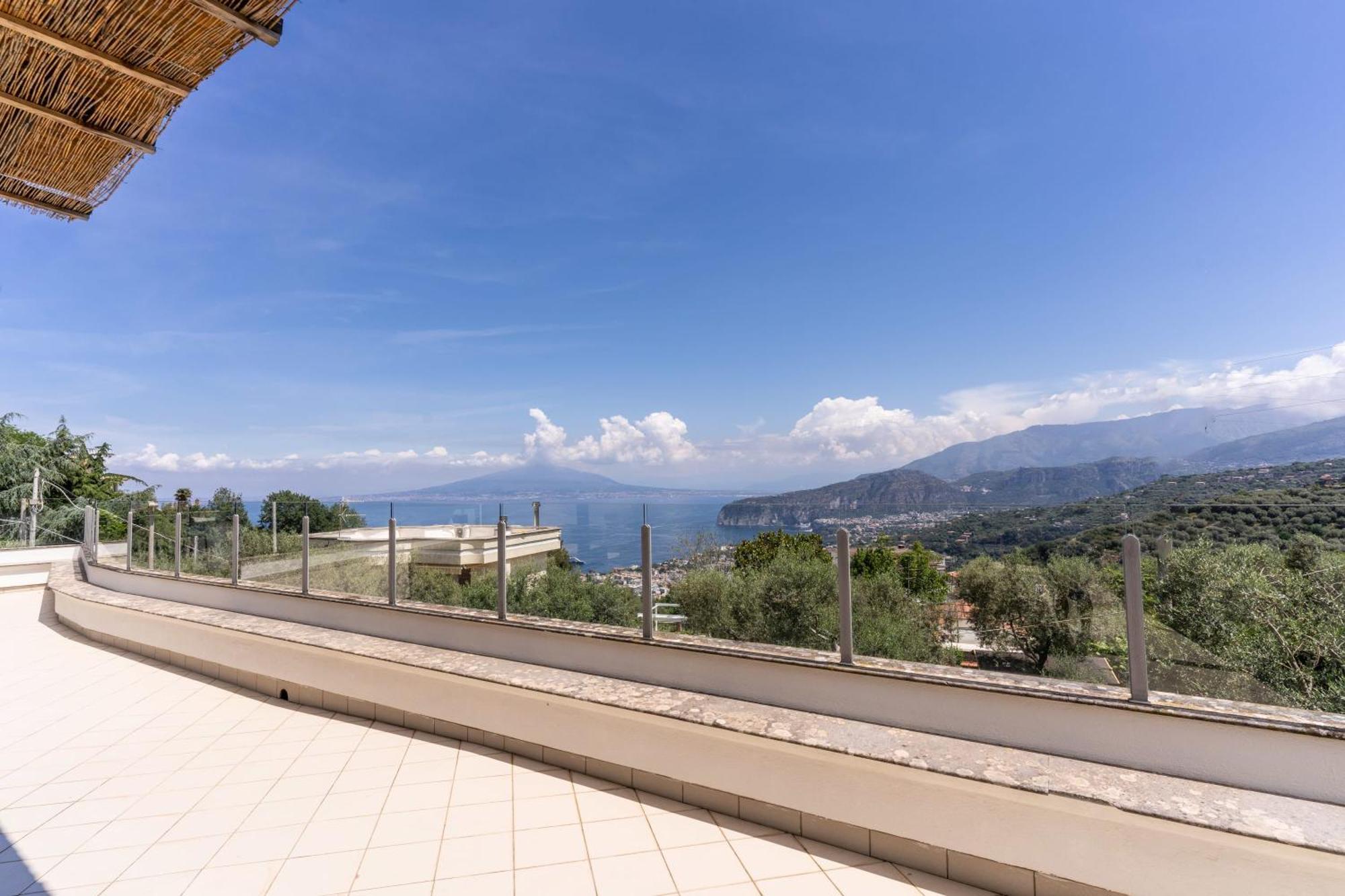 Villa Milena Modern Elegance Views And Guest Services سورينتو المظهر الخارجي الصورة